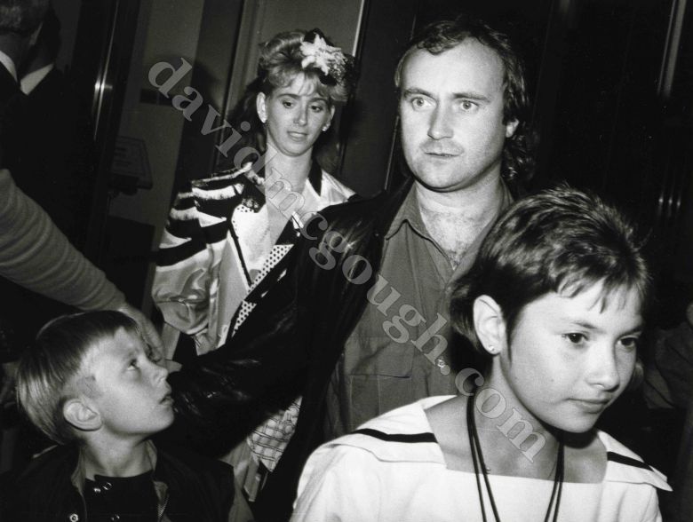 Phil Collins with family  1985  NYC.jpg